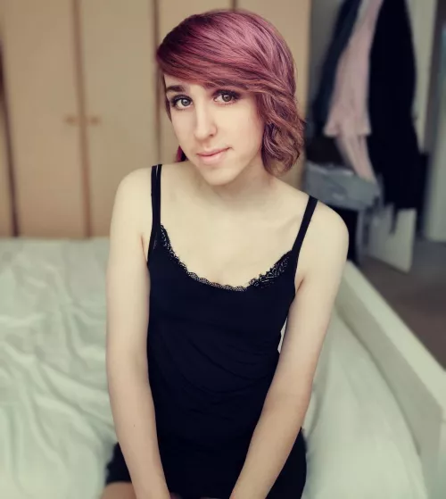 Am I girlfriend material ? by FembRobin95