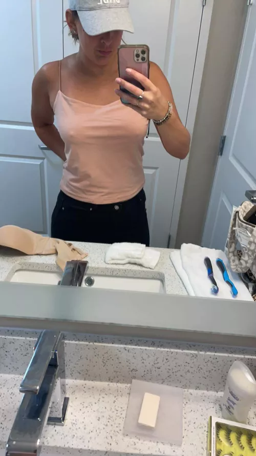 Am I hot at 34‽ (f) by Comfortable_Jelly680