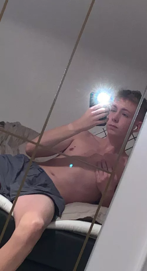 Am I just insecure or do you guys also think I’m not attractive by H1mawaray