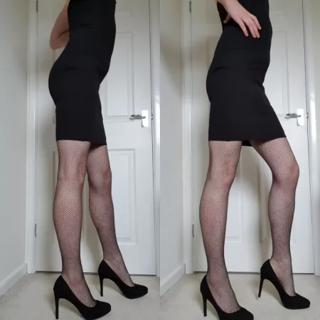 Am I posing right? [M] by CD_Cate