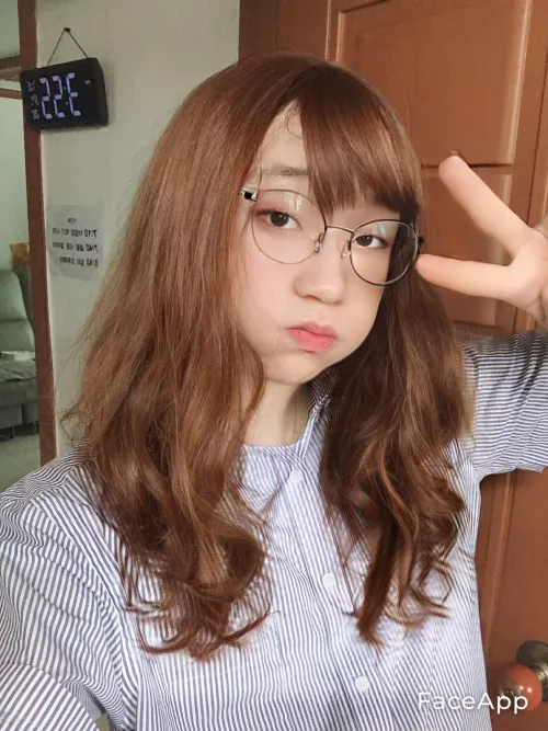 Am I pretty????? by Tessee