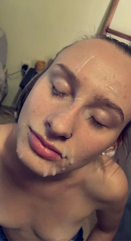 Am I pretty? by EntertainmentOdd296