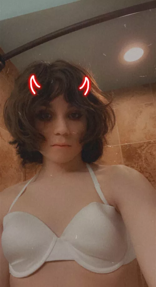 Am I pretty🥺 by arclunegw