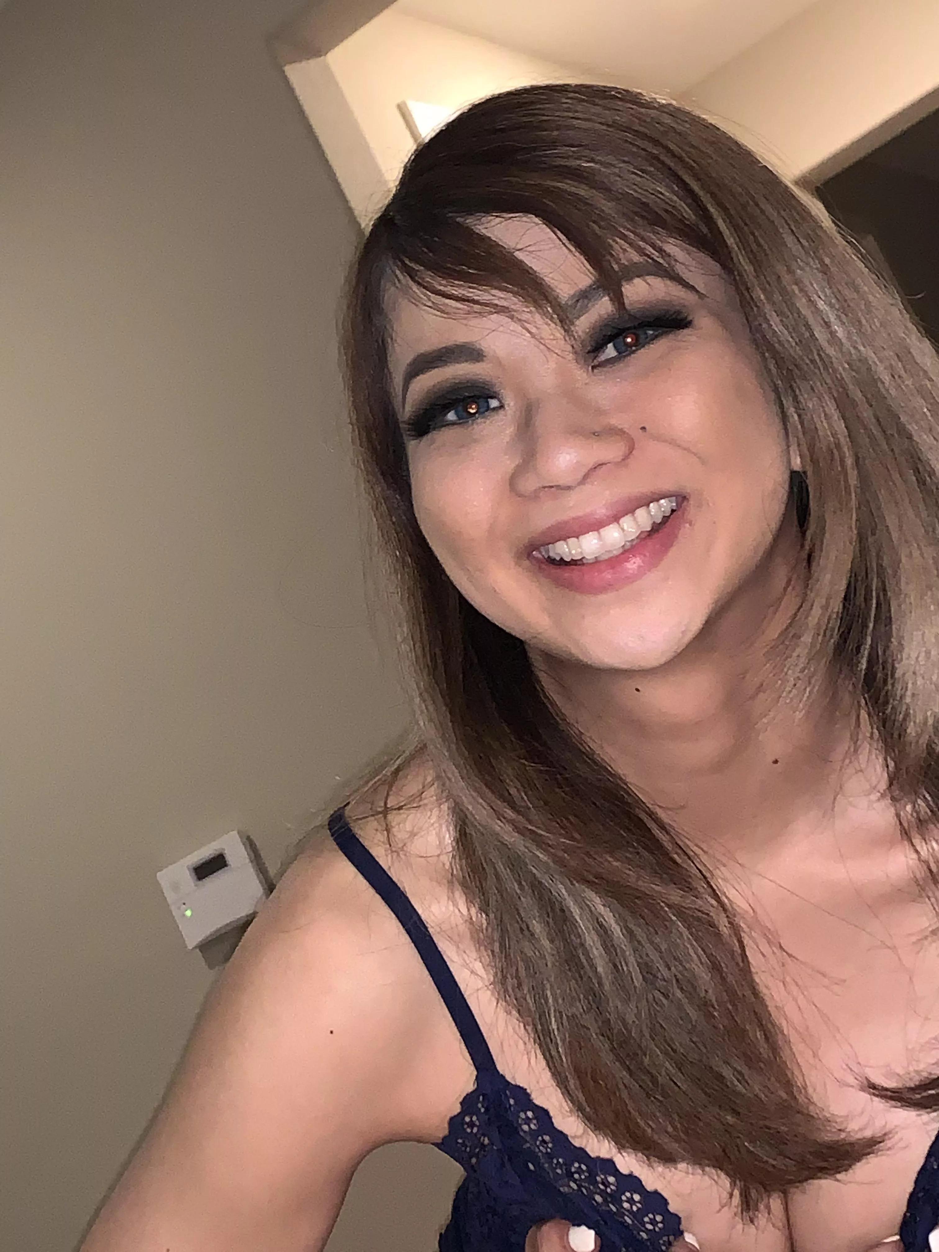 Am i sexy? Vote up if i am / Filipina posted by cookielover39