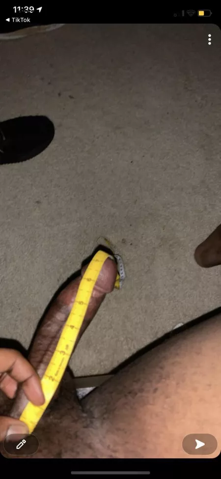 Am i small? by bgerm81