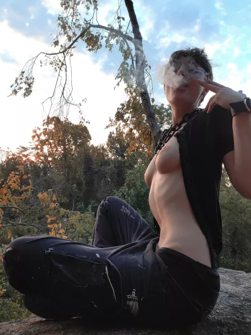 Am I smoking hot or just smoking? I figured this sub could be the judge. by arthoe_louise