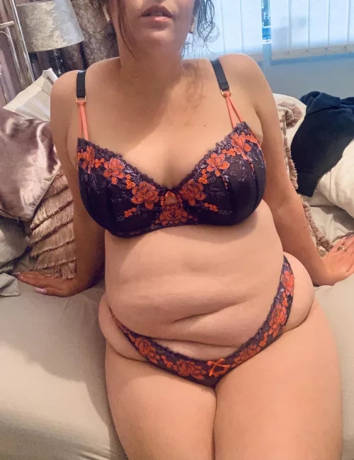 Am I squishy enough for you? 😍 by TheNaughtyNailTech