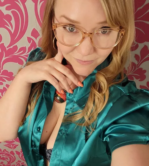 Am I still boner material in my glasses? [F48] by Crystal_Sunshine_