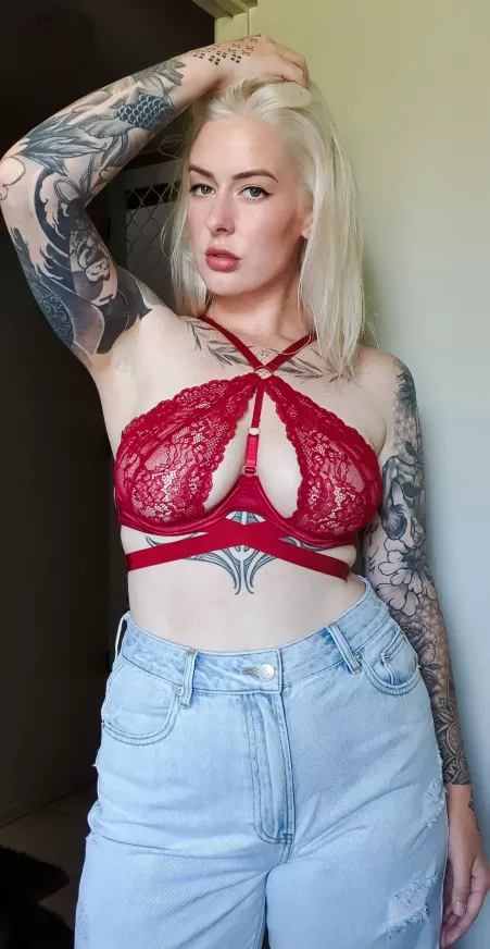 Am I the one you're looking for? 😜 by deebee_27