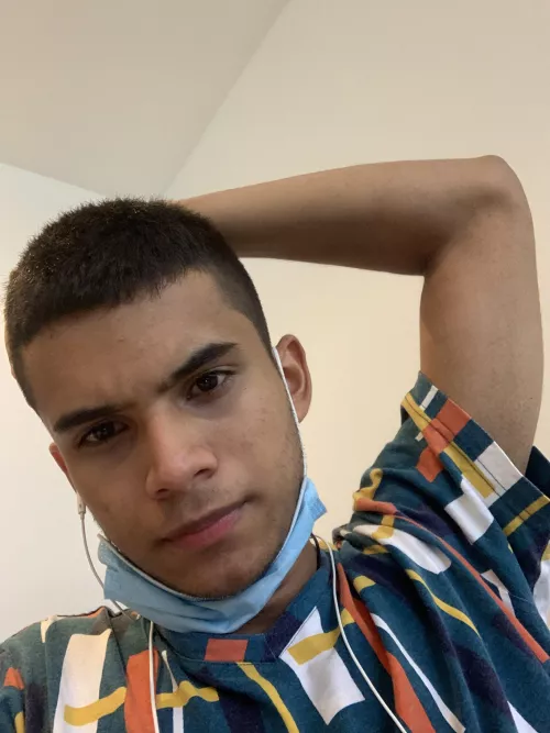 Am I the only who gets hungry af at work and don’t know why? 😩 by Pipe_Momext