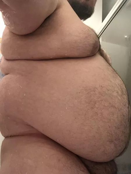 Am I too big to be here? by growingboy1108