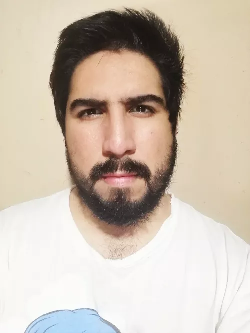 Am I too ugly? Nobody talk to me 😅 I would love to make new friends to talk and play by Moonbear30