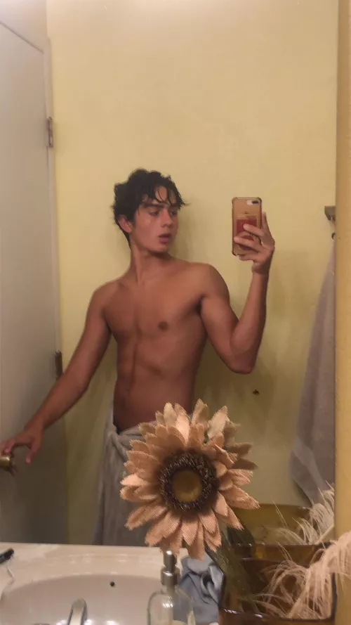 Am I twink material? by Jamesk1msey8