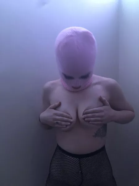 Am I wallpaper worthy? by blueeyedbaddy