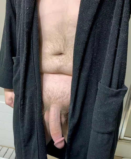 Am I wearing my robe correctly? by icytonight_17