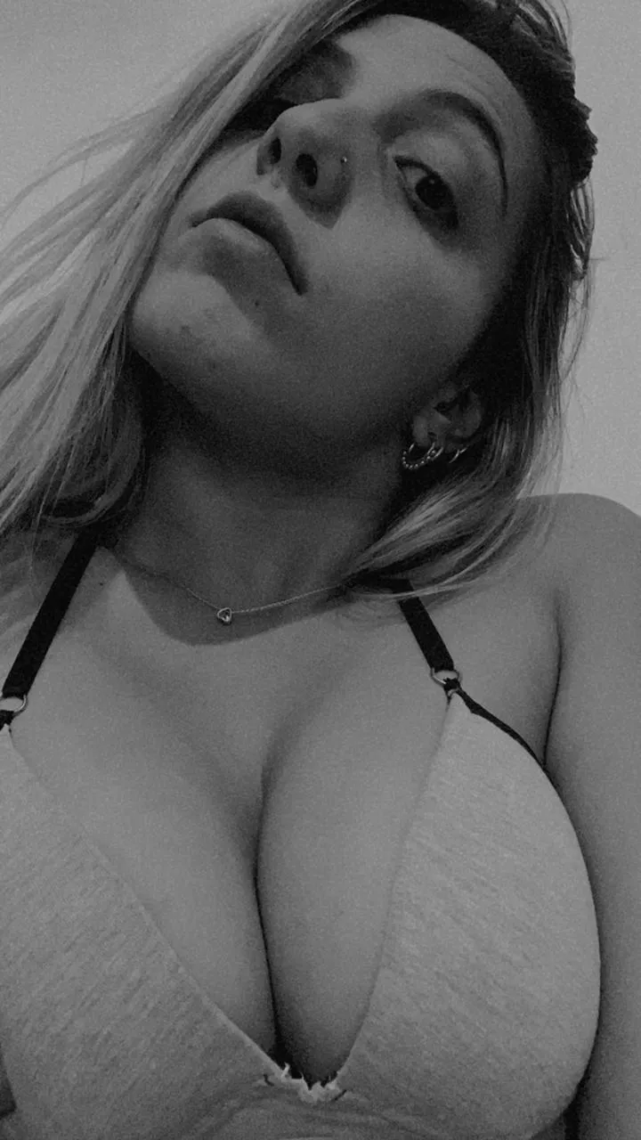 Am i your type?😜 posted by Julymorett