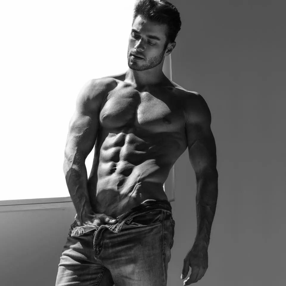 Amadeo Leandro (@AmadeoLeandro) photographed by Wong Sim posted by asdasasdass321