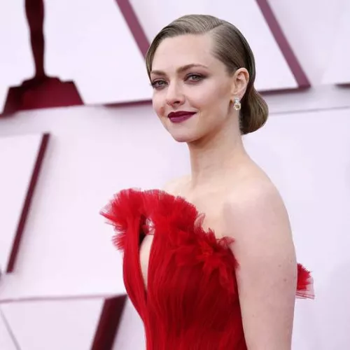 Amanda Seyfried by Grandvilleq