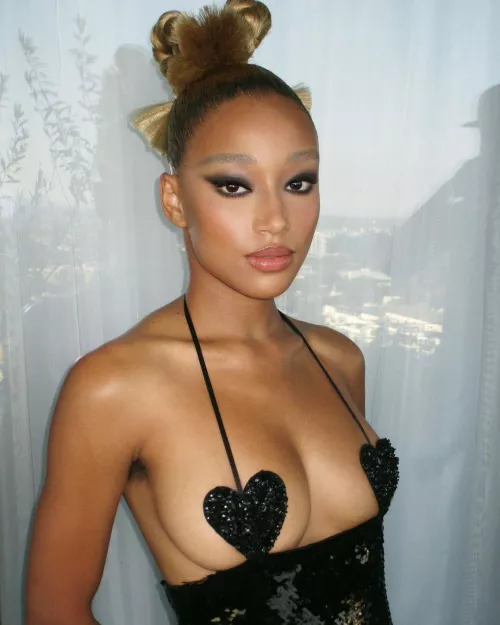 Amandla Stenberg by ElSenorDeLasPajas