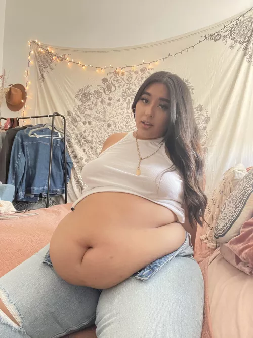 Amazed at what a little over indulgence could do to one’s physique.. by Juicextea