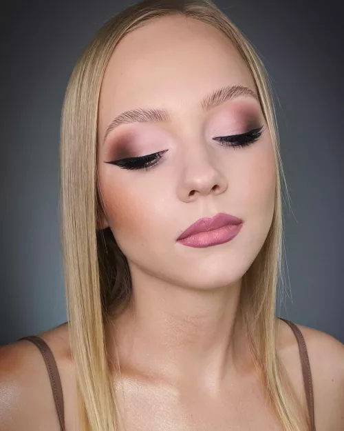 Amazing Eyelids by gooningaccount