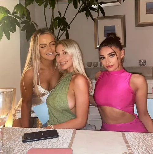 Amazing girls by Confident-Tomato666