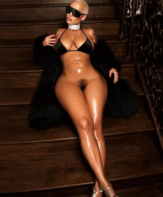 Amber Rose 😻 posted by hitman162