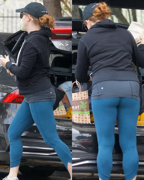 Amy Adams in Yoga pants by aeiou75