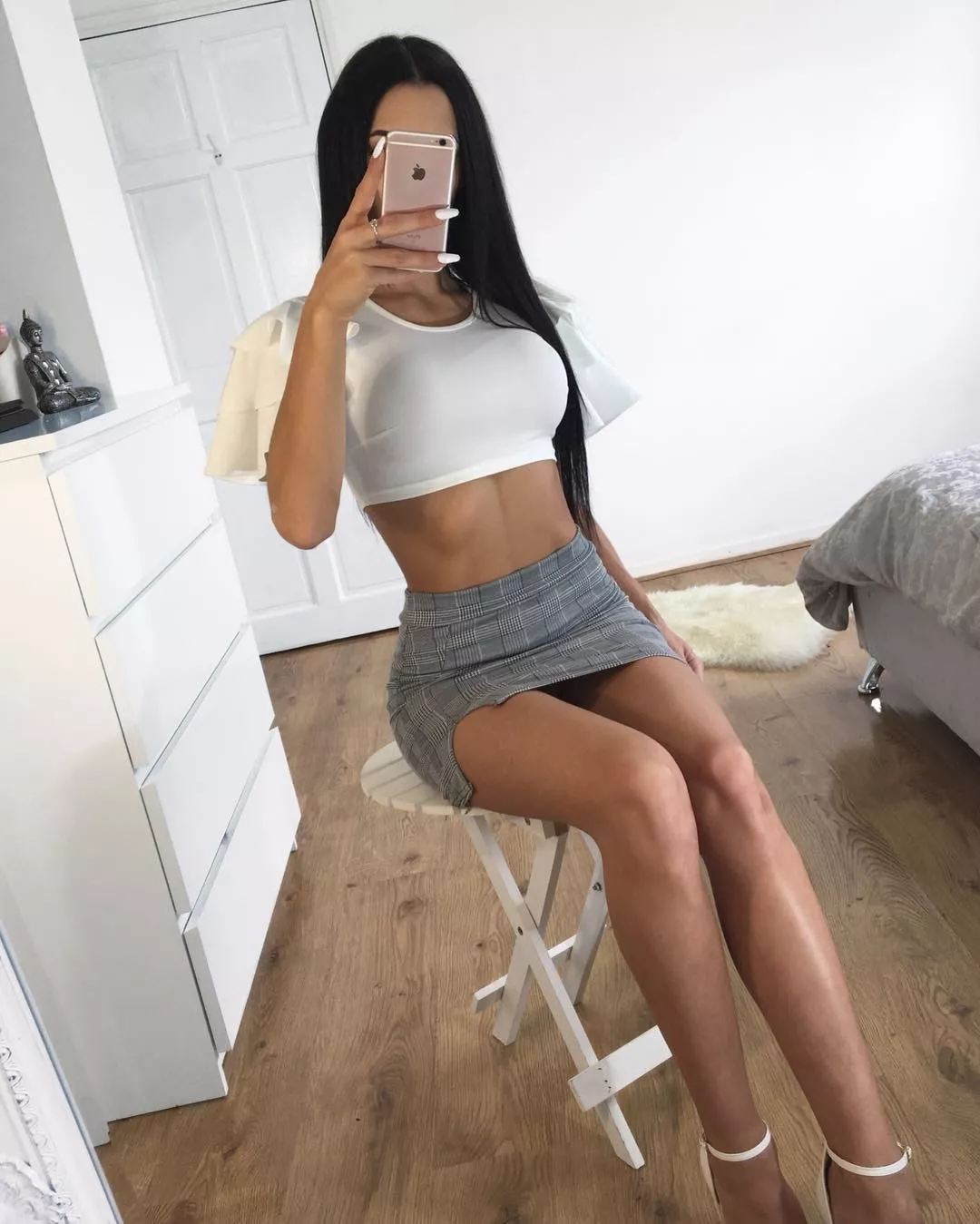 Amy Harrison posted by WhoredrobeMod