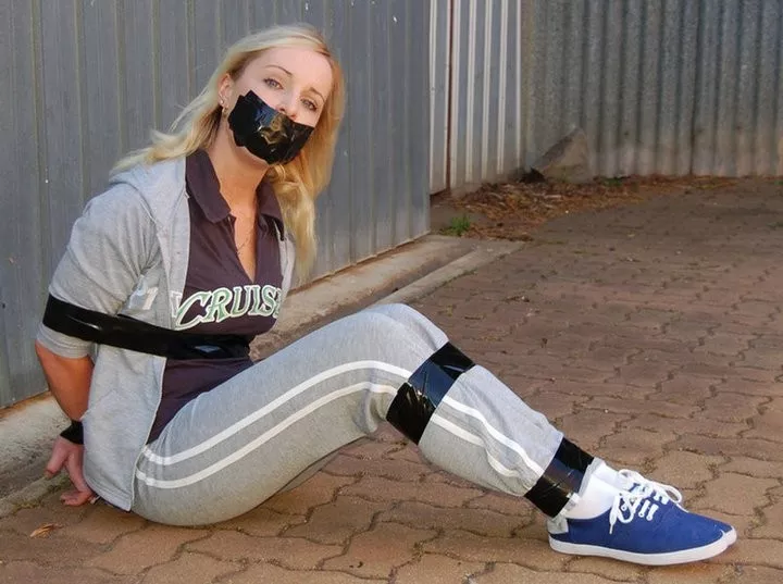 An unexpected end to her morning jog posted by cilinsdale