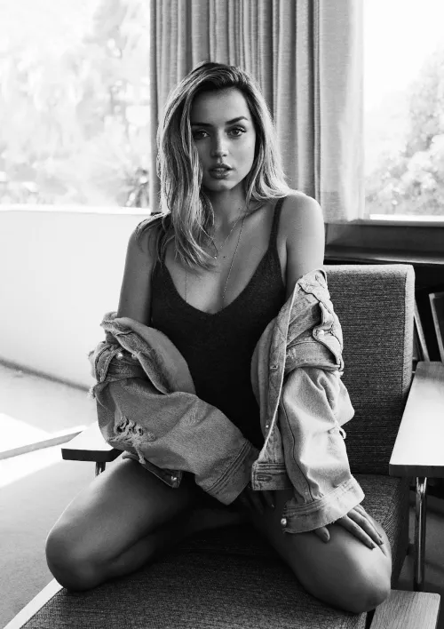 Ana De Armas by Radiant-Cherry-3469
