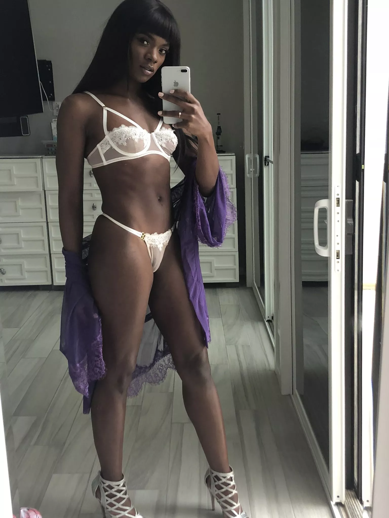 Ana Foxxx posted by UsedError