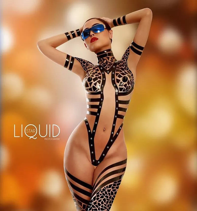 Ana Mickely posted by thediamondconqueror