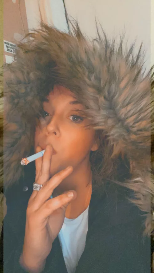 And I’m back ! 🚬 by Hot_Procedure_2121