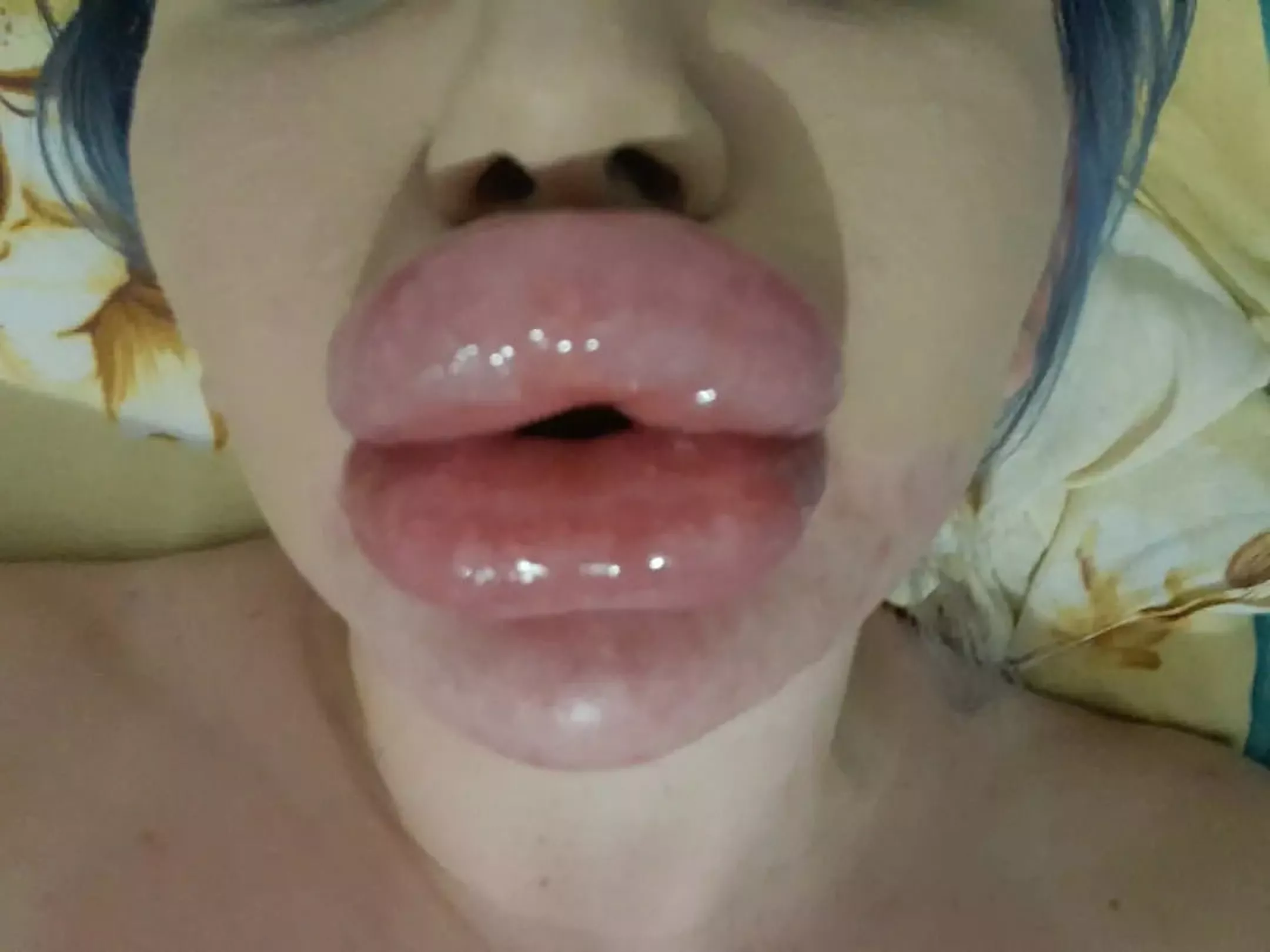 Andrea's massive lips up close posted by Marathon1981