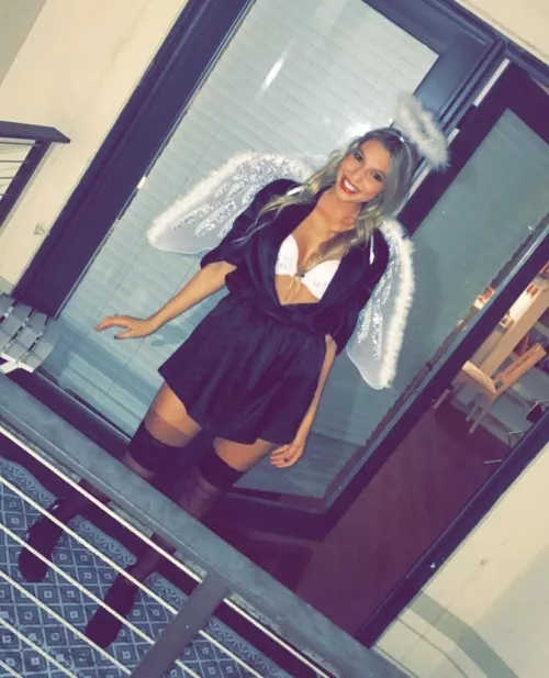 Angel by goonagedaydream