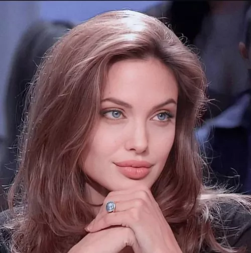 Angelina Jolie by YoMikeeHey