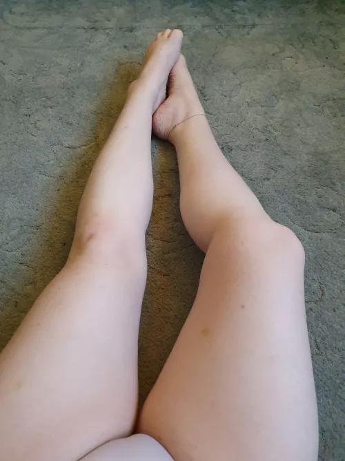 Anklets and bruises make wonderful accessories! by Ava_nixxy