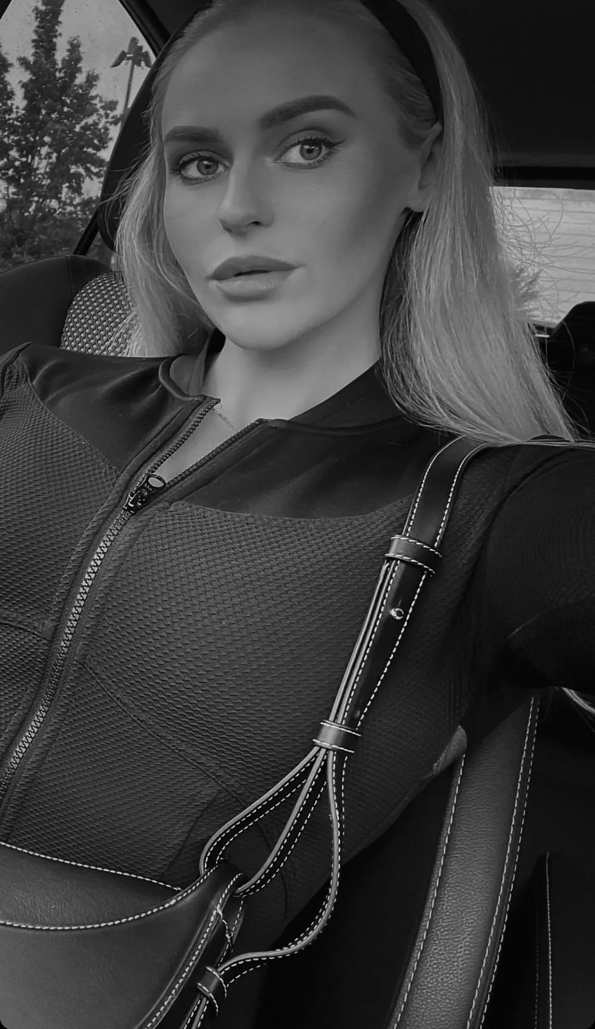 anna🤍 posted by Vanomy