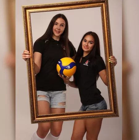 Anna Harchinskaya with teammate by big_cedric