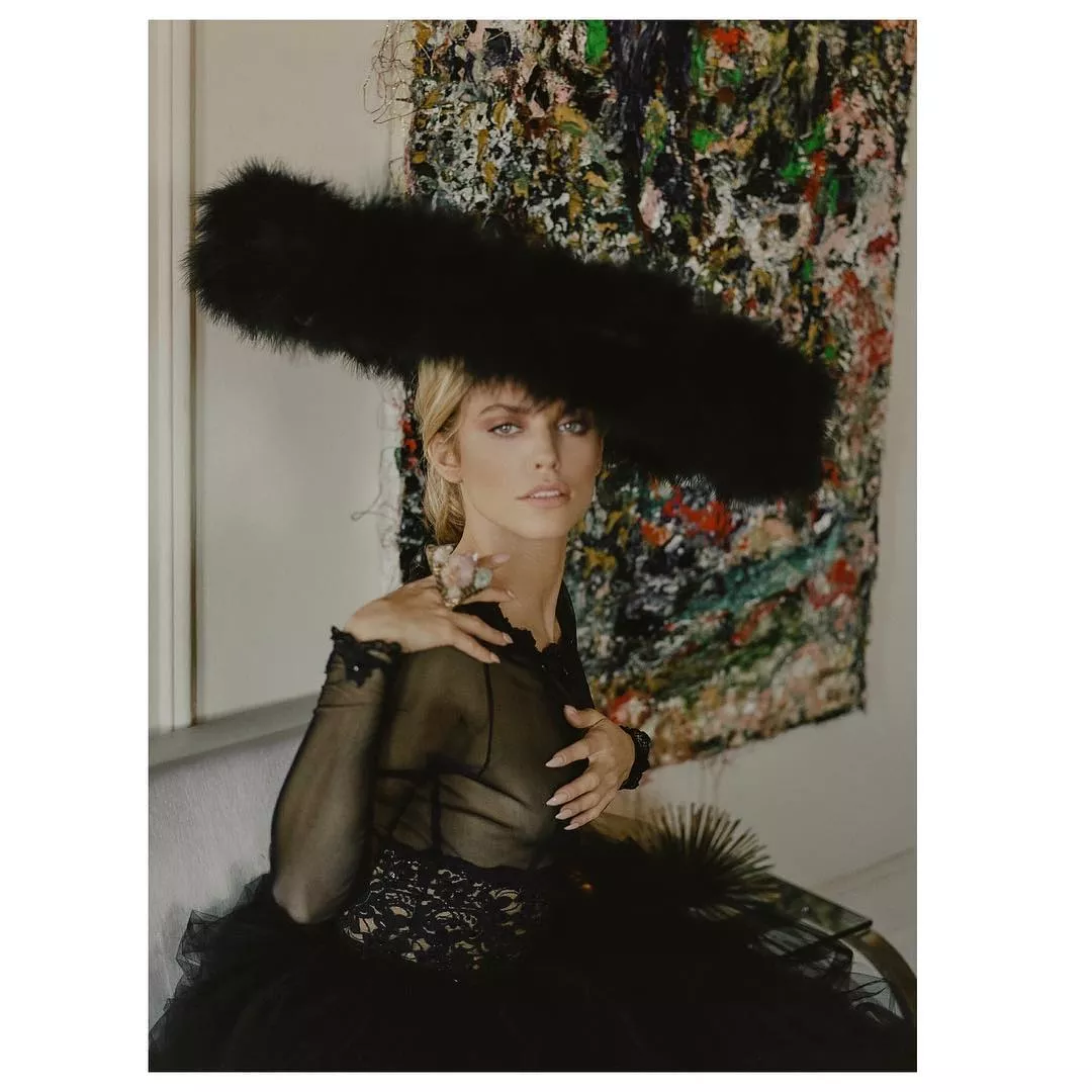 Anna Lisa posted by BOOOOOOOBIES