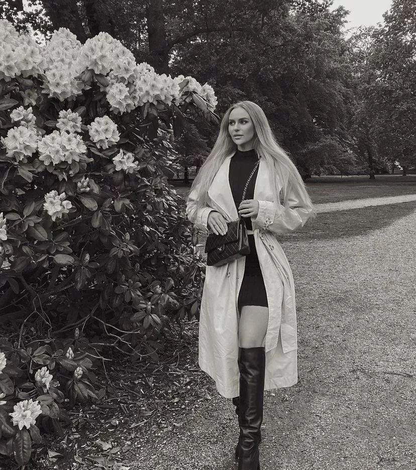 Anna💫 posted by Vanomy