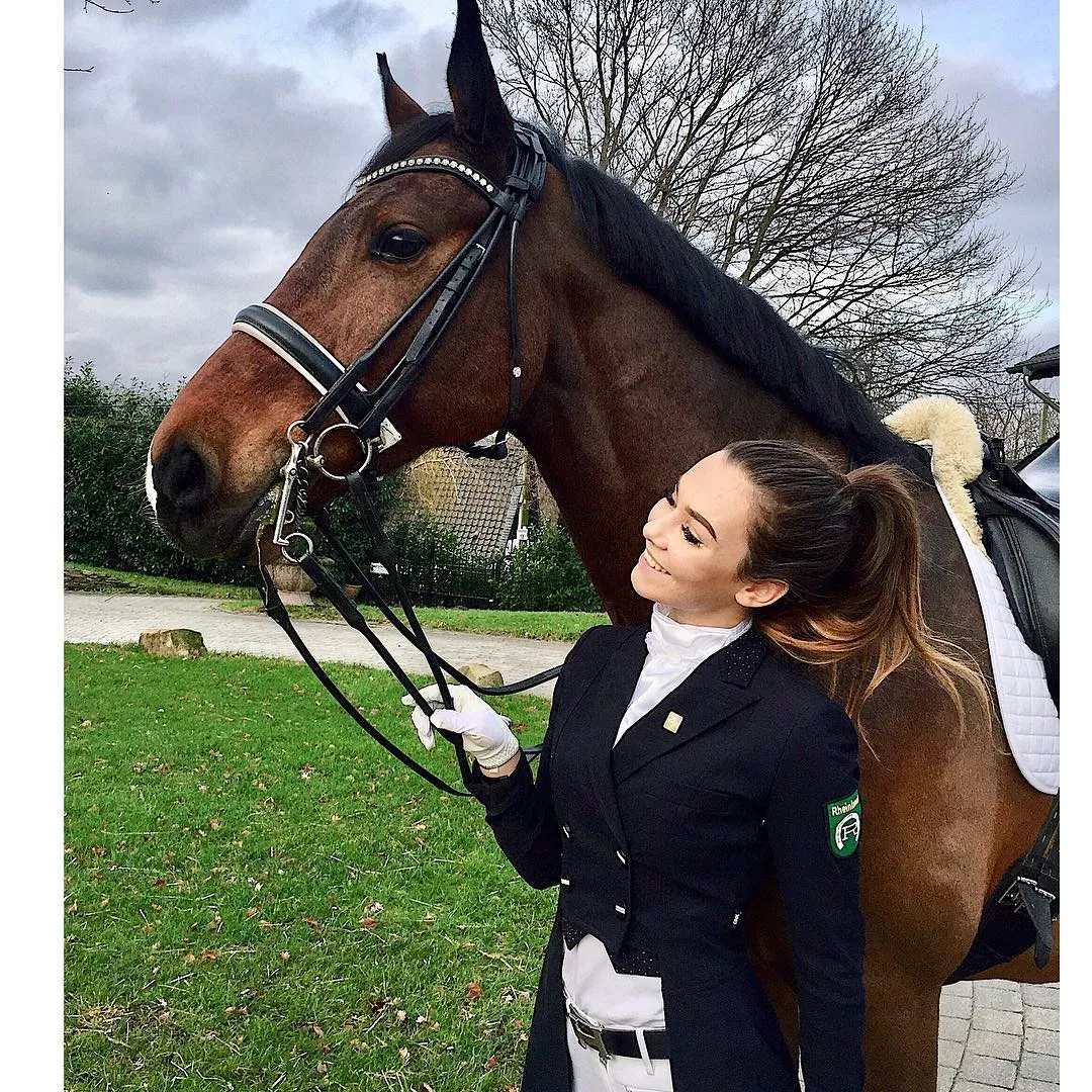 Anna Pram Schuefer posted by BOOOOOOOBIES