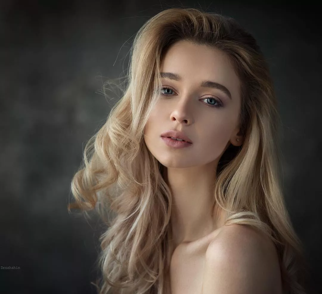 Anna (@tsaralunga_life) posted by IPostBabes