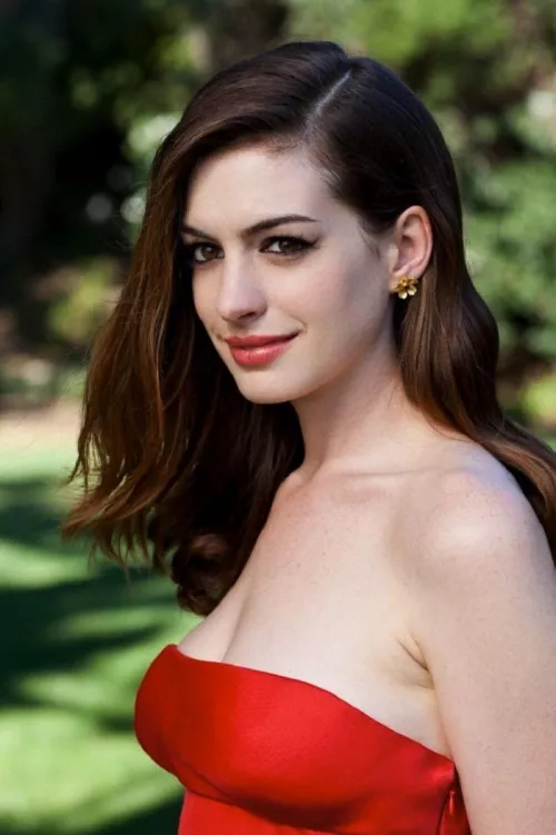 Anne Hathaway by lebsages