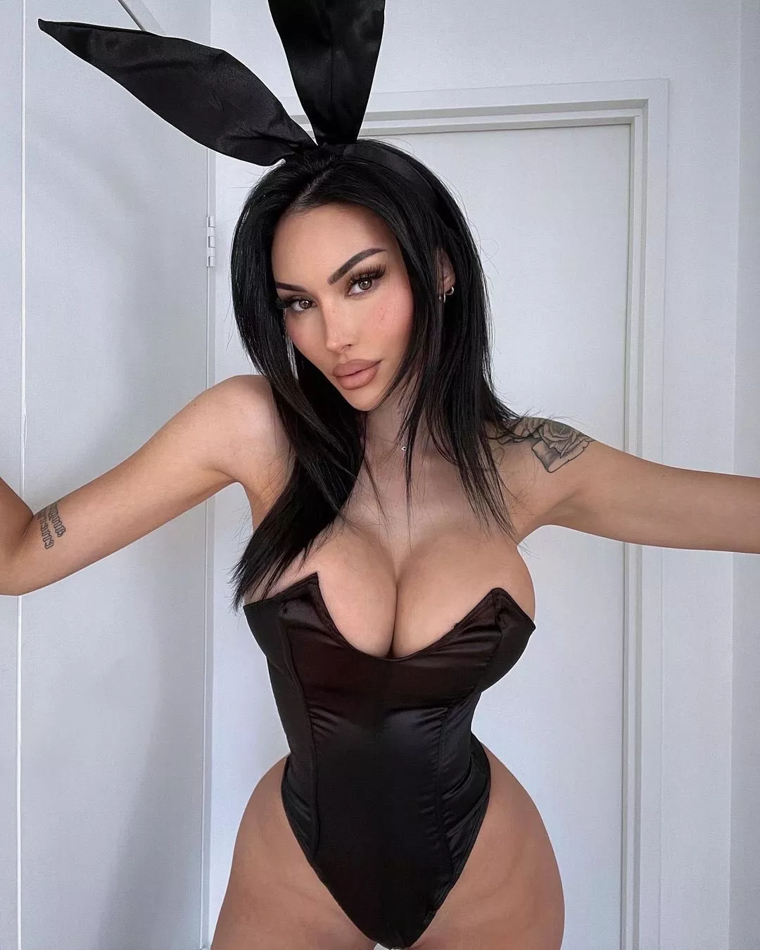 Anneliese is a sexy bunny! 😍🐰 posted by BimboSimp