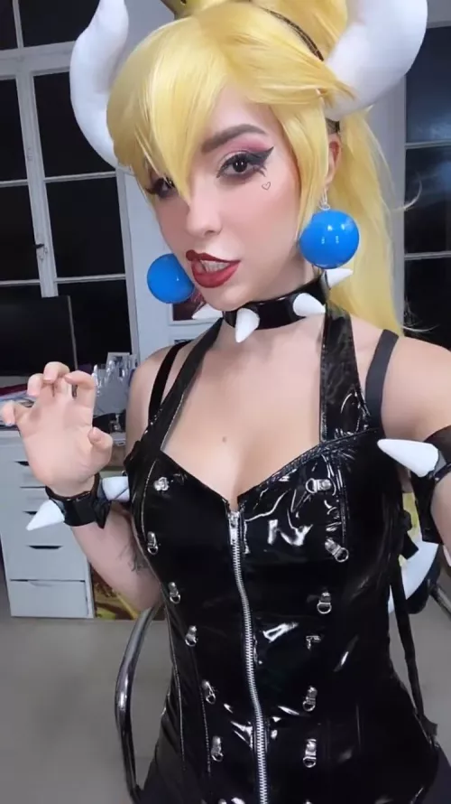 Anni the Duck (german Streamer/ Cosplayer) by skkrrrr12