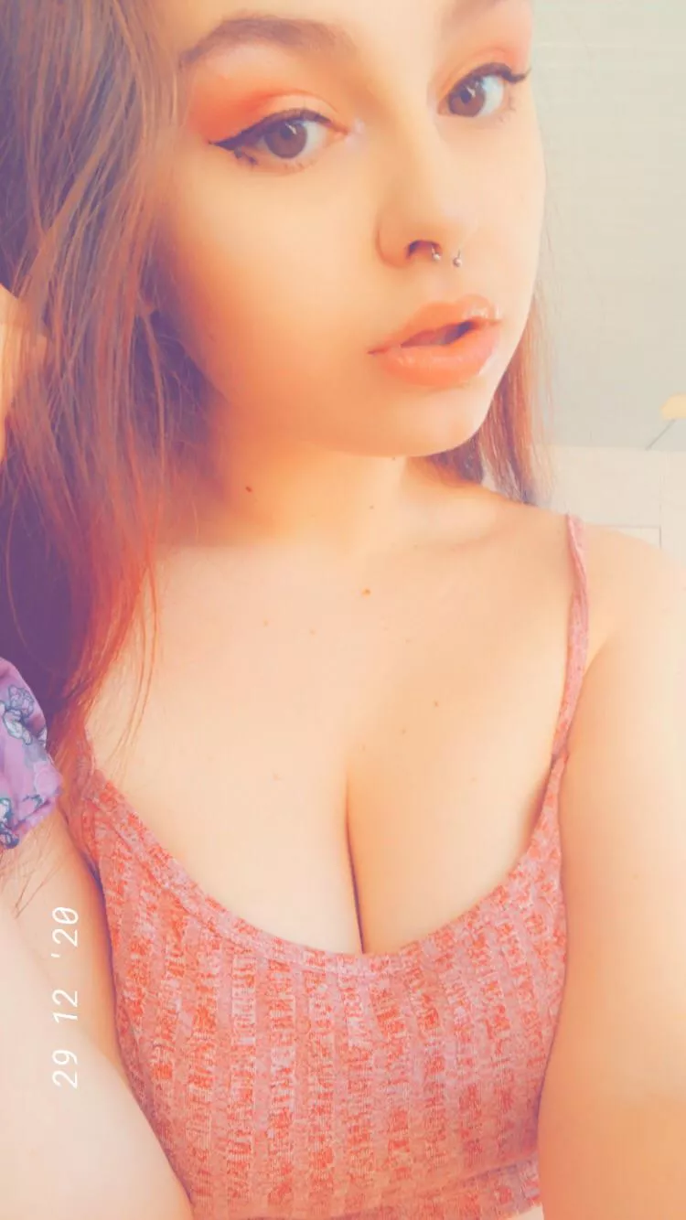 Another blank face 🥰 posted by Bratbaby710