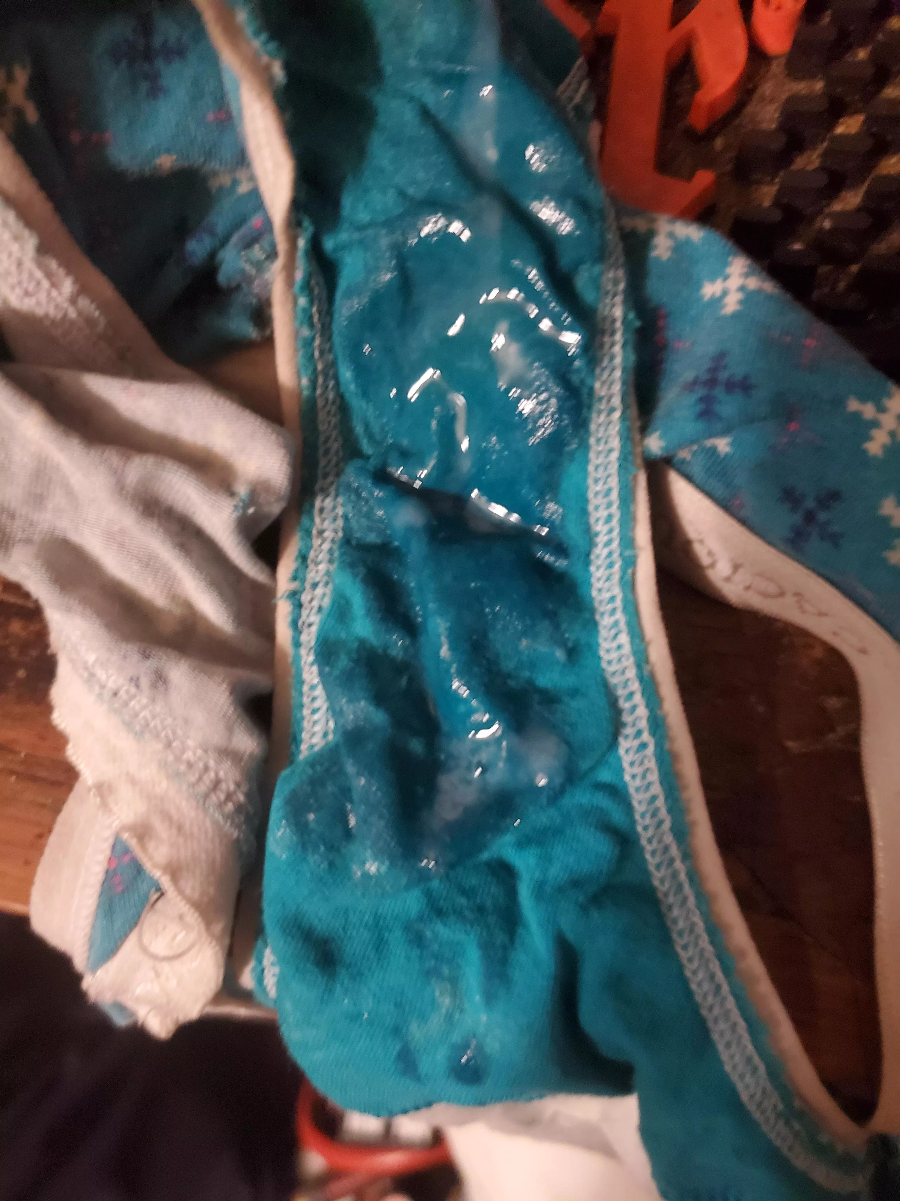 ANOTHER CUM SHOT ON HIS SOLD CUM WRAG posted by usedpantyman