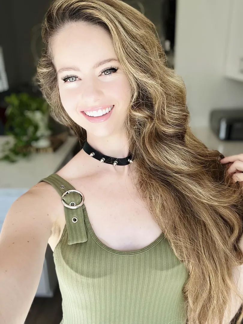 Another day, another choker posted by festivalfashionista